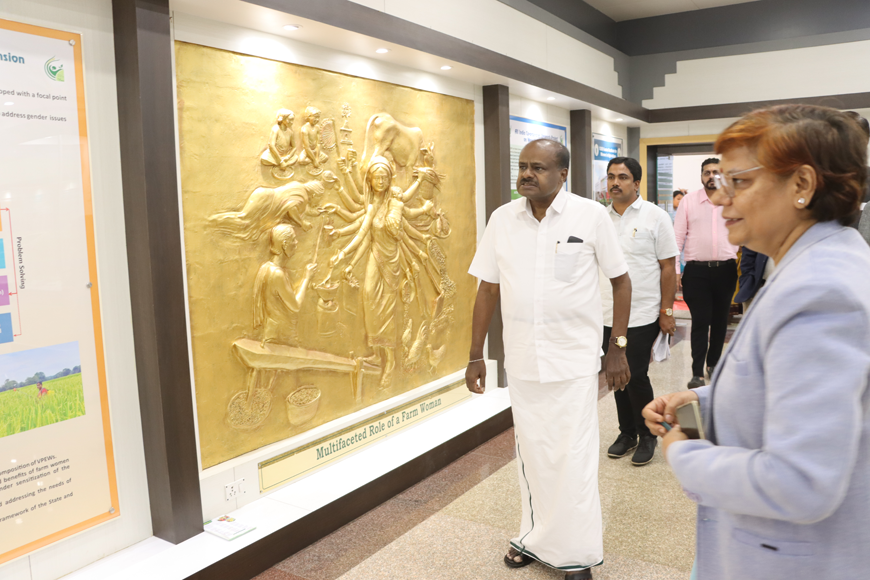 Visit of the Sashakti Museum of ICAR–CIWA by Shri H. D. Kumaraswamy Ji, Hon’ble Minister of Heavy Industries and Steel, Government of India, on the occasion of the Live Webcast Programme of PM Kisan Samman Nidhi on 19 November 2025.
